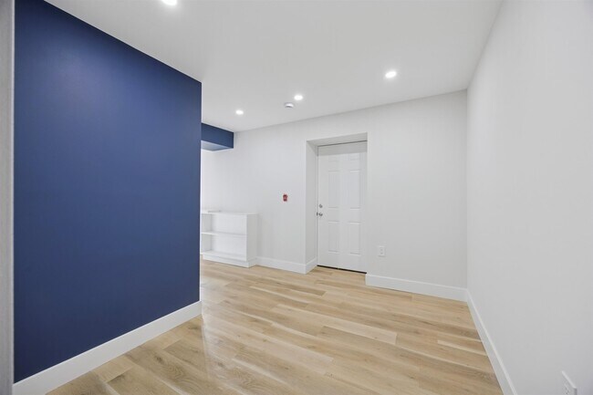 Building Photo - 4522 Baker St