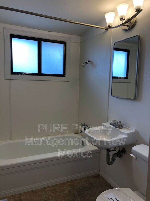 Building Photo - 2301 1/2 Nathan Avenue