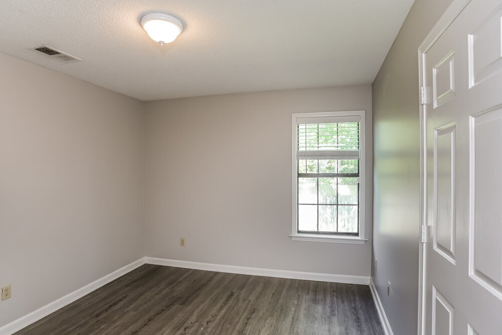 Building Photo - 7850 Deer Cove