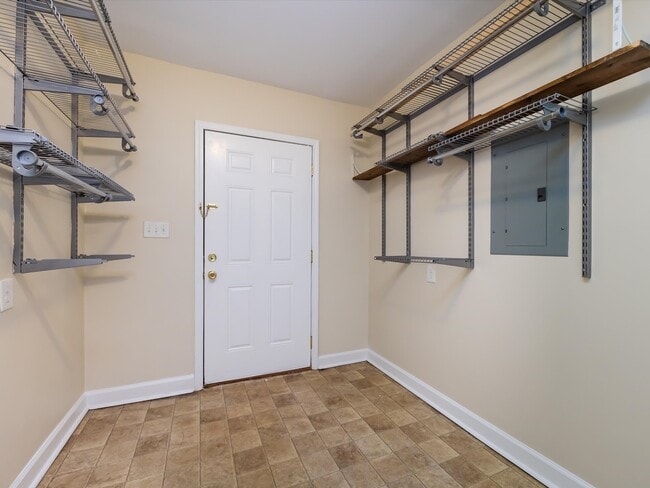 Building Photo - 1324 Bethel Rd