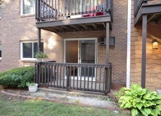 Building Photo - 210 Brook Village Rd