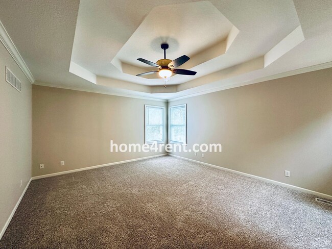 Building Photo - Spacious Four Bedroom Home in KCMO w/ Bran...