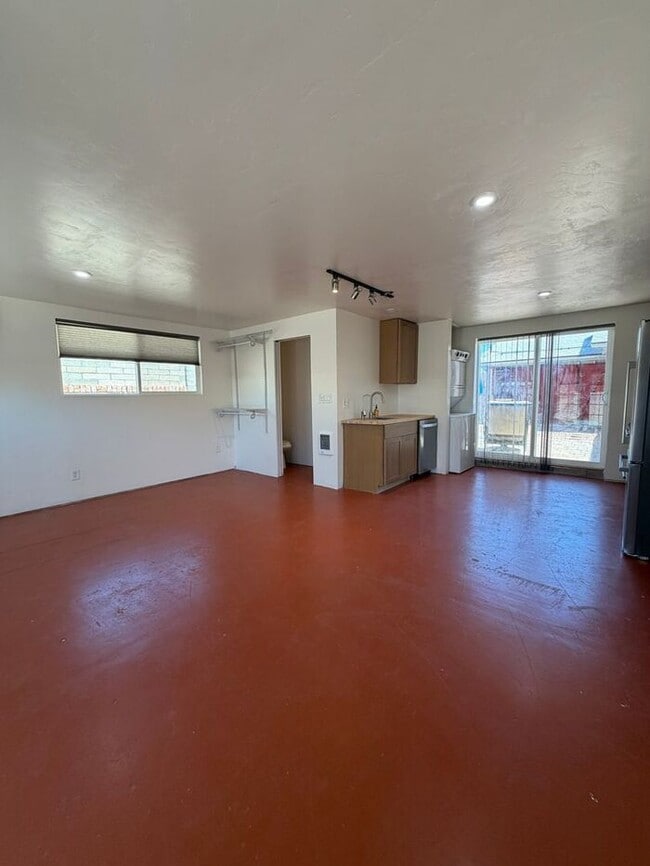 Building Photo - Charming Casita House with Private Outdoor Space! Close to U of A!