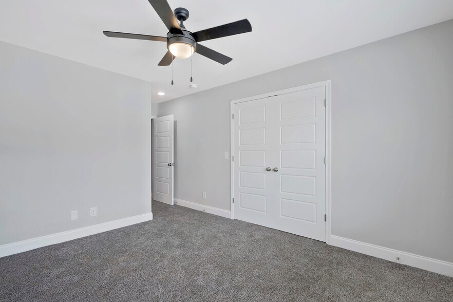 Building Photo - 860 Needmore Rd