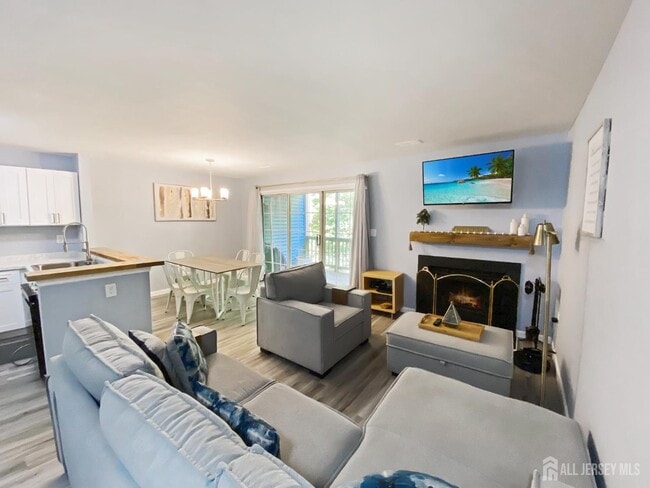 Building Photo - 5062 Beech Ct