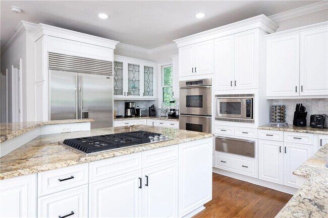 Building Photo - 700 S Brighton Ct