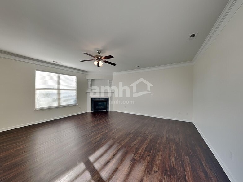 Building Photo - 10522 Shanon Darby Ln