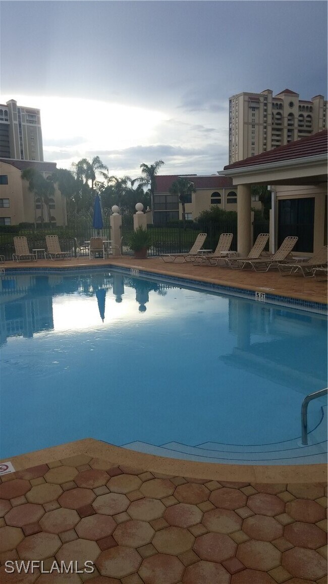 Building Photo - 6520 Valen Way