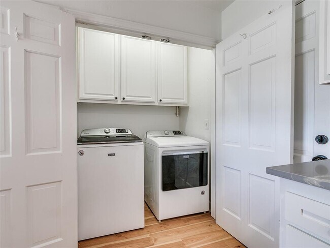 Building Photo - 2304 NW 56th Terrace