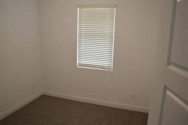 Building Photo - 2447 Quesada Dr
