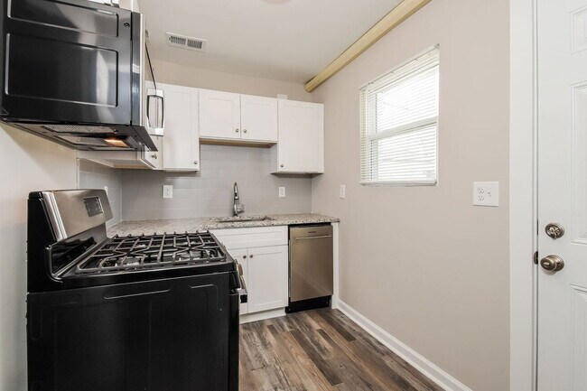 Building Photo - 3586 Jackson St