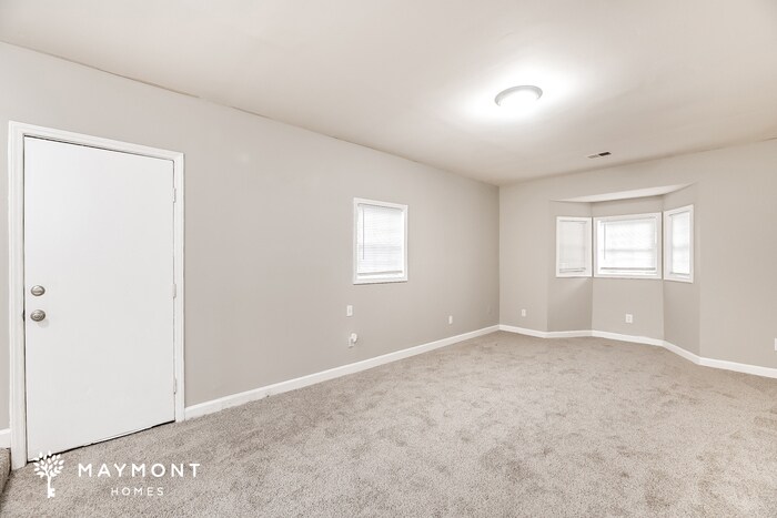 Building Photo - 833 Hoss Rd