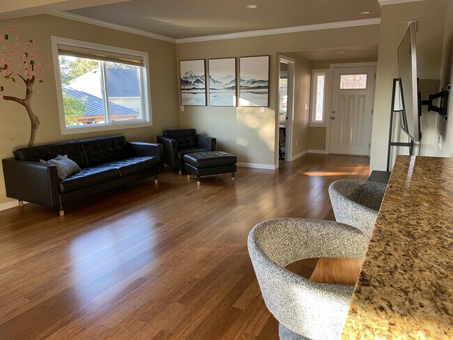 Building Photo - 1325 S Dawson St