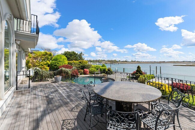 Building Photo - 49 Harborview W