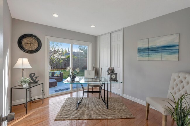 Building Photo - 354 Dana St