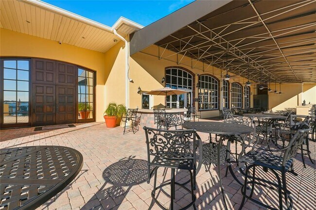 Building Photo - 1033 Sawgrass Dr