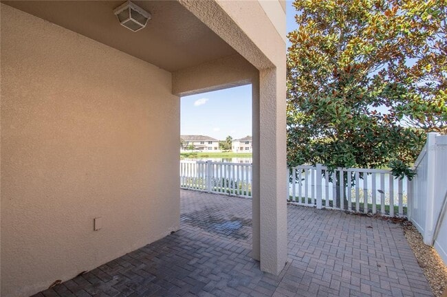 Building Photo - 12009 Greengate Dr