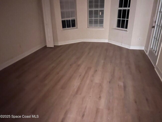 Building Photo - 2026 Pond Ridge Ct