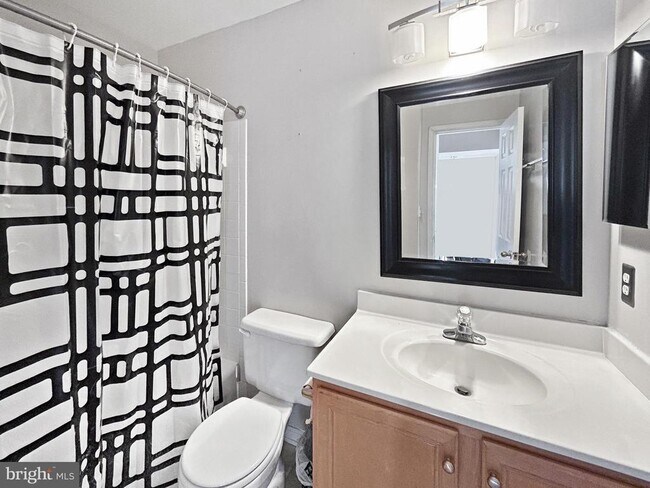 Building Photo - 13941 Bailiwick Terrace