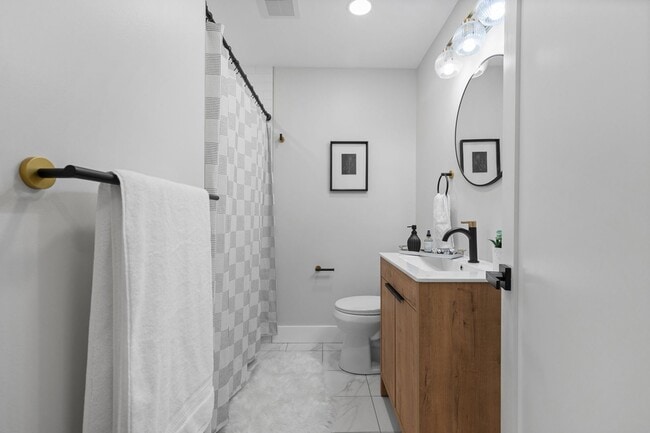 Building Photo - Furnished Luxury Home for Rent-Historic Deutschtown/Northside