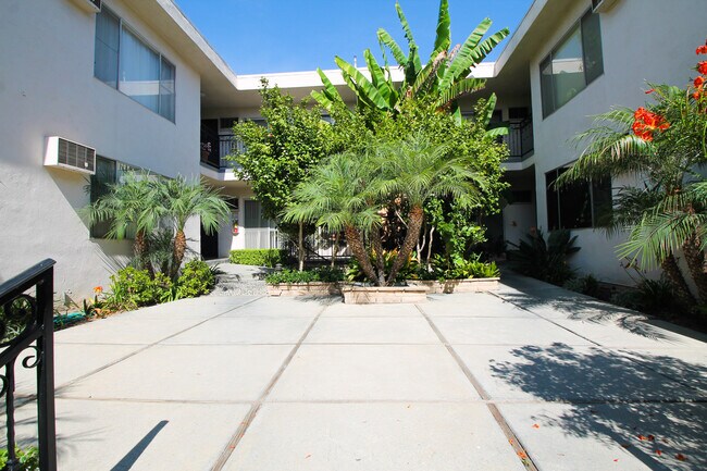 Building Photo - La Camdenada Apartments