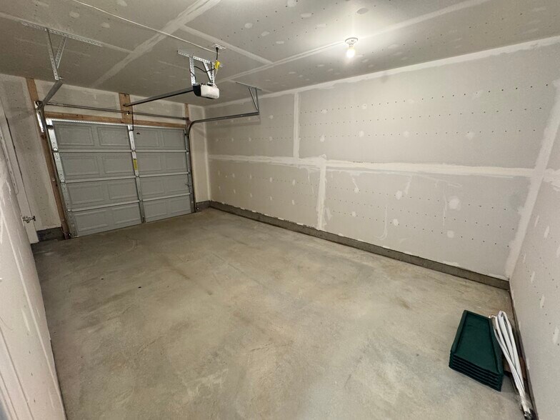 Building Photo - 101 Milburn Dr