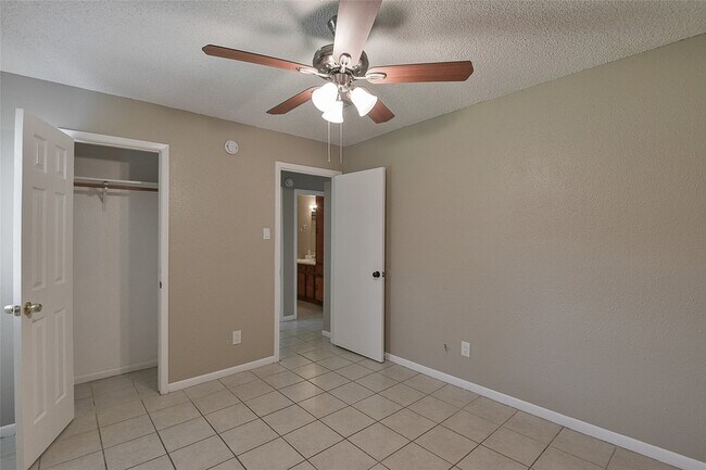 Building Photo - 4506 Avenue L