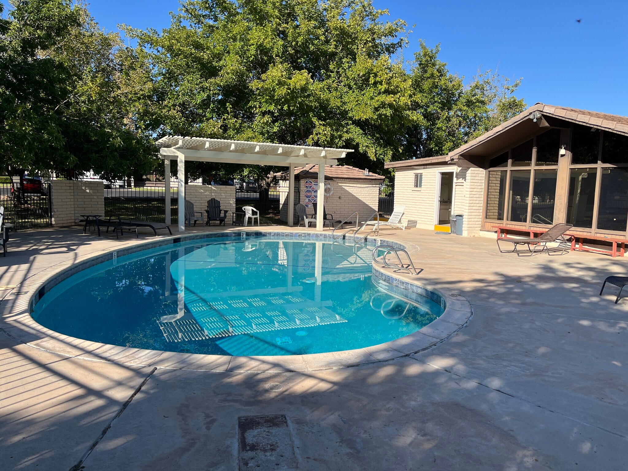 Building Photo - 55 E 700 S