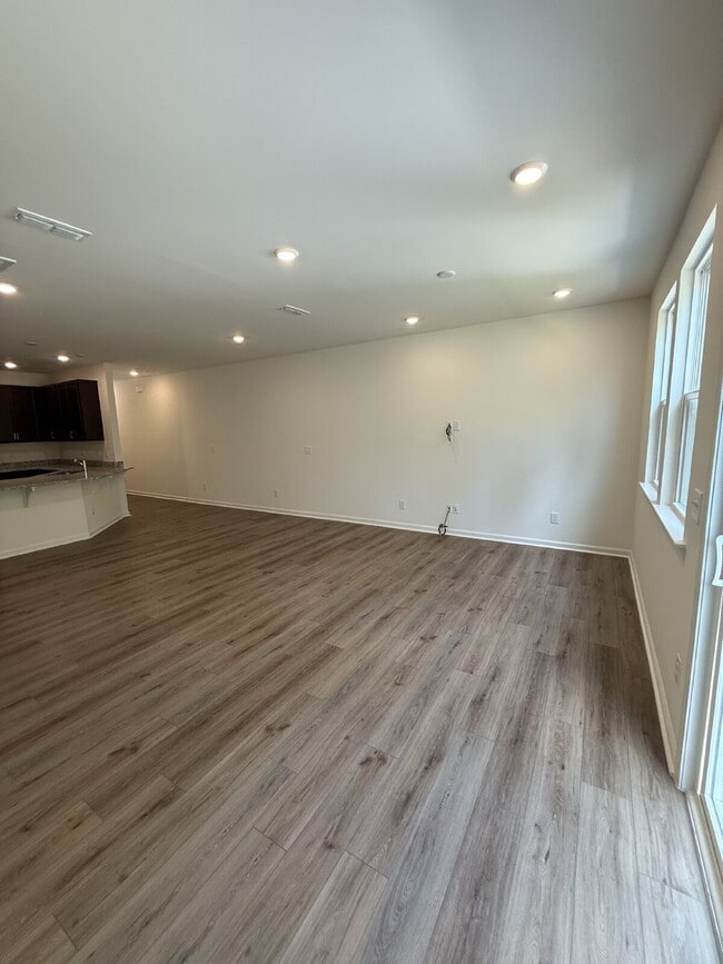 Building Photo - 3 bed 2 and half bath home in Mebane