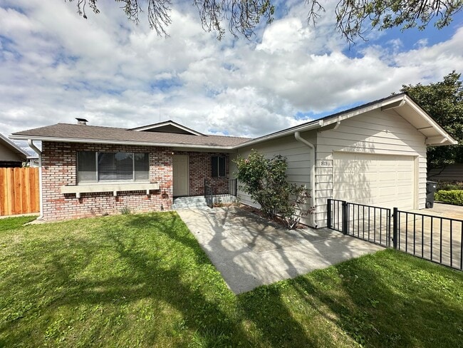 Building Photo - 1613 Carnation Ct