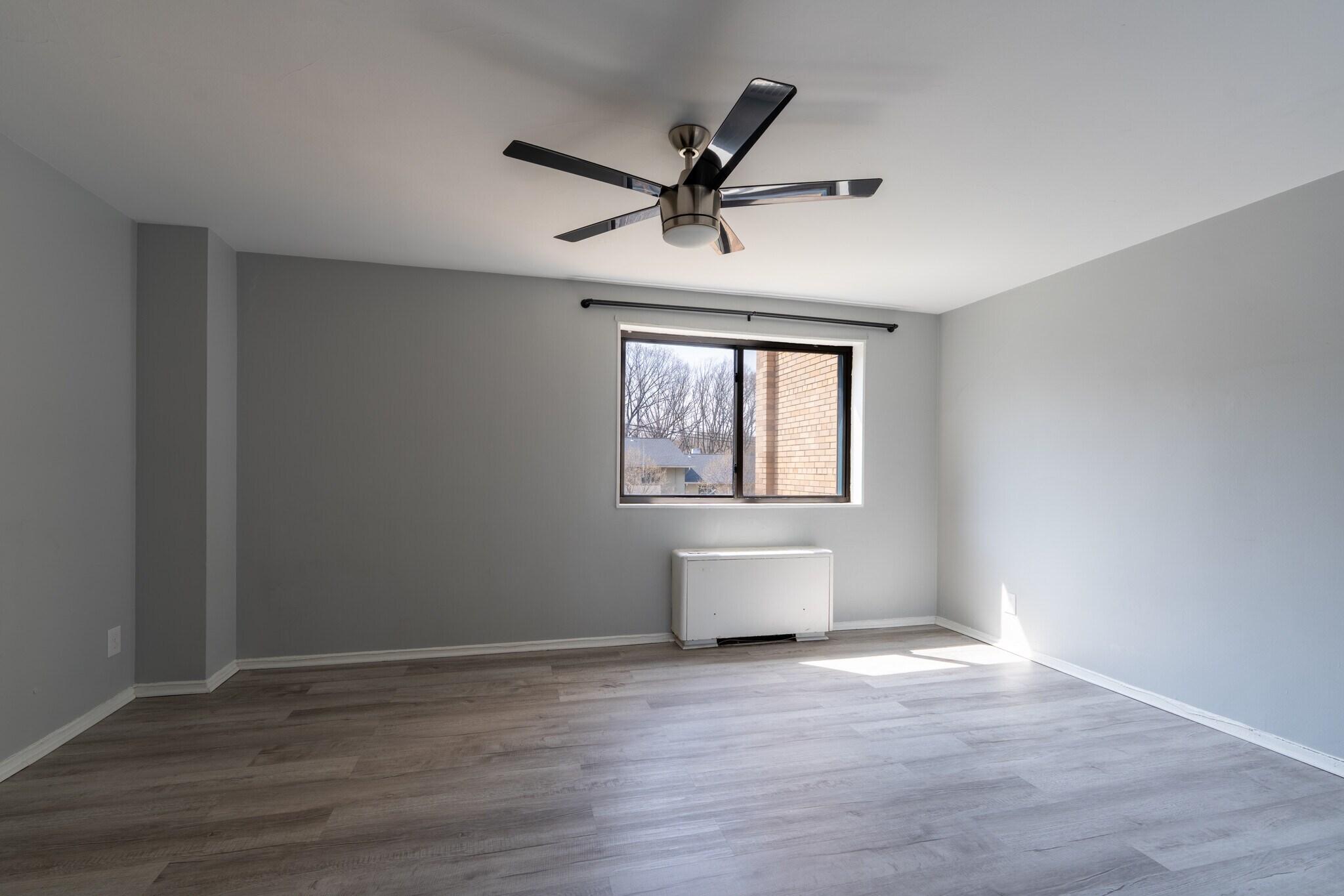 Building Photo - 8601 Manchester Rd