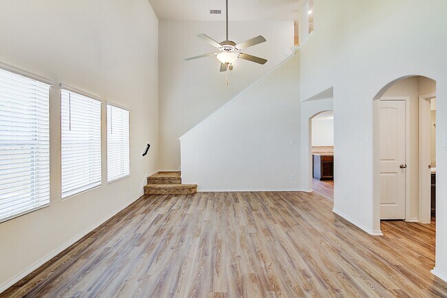 Building Photo - 16571 Homeward Ct