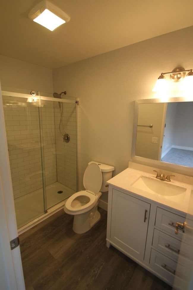 Building Photo - Gorgeous, Multi-Level 3 BD, 2 BA in North ...