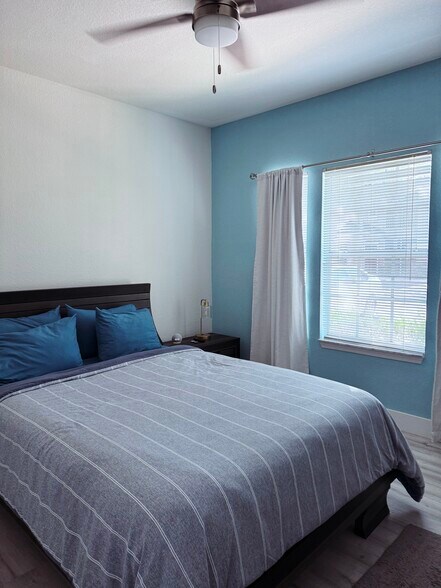 Second Bedroom - 10075 Gate Pky N