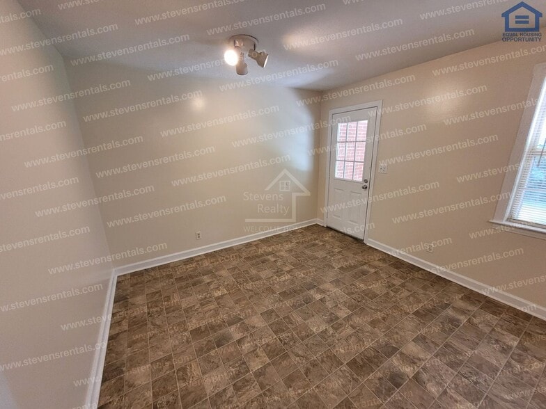 Building Photo - 205 E 13th St