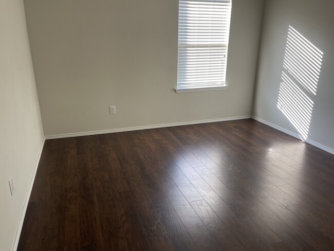 Building Photo - 9003 Cloudveil Dr