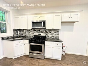 Building Photo - Lovely 3BR/1.5BA West Philly Home Washer/D...