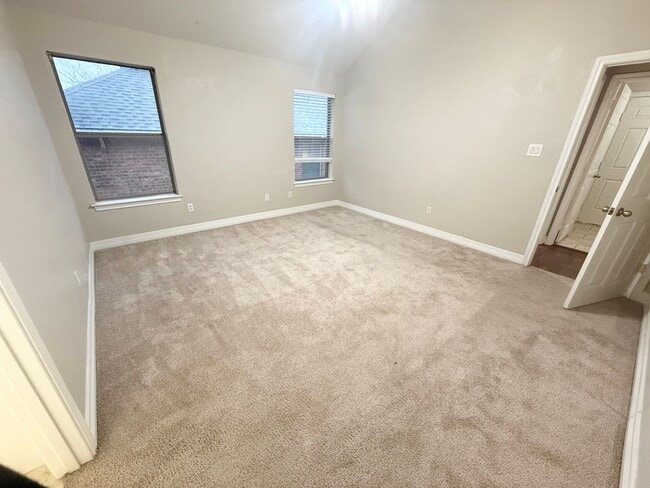 Building Photo - 4 bedroom near South Tyler!