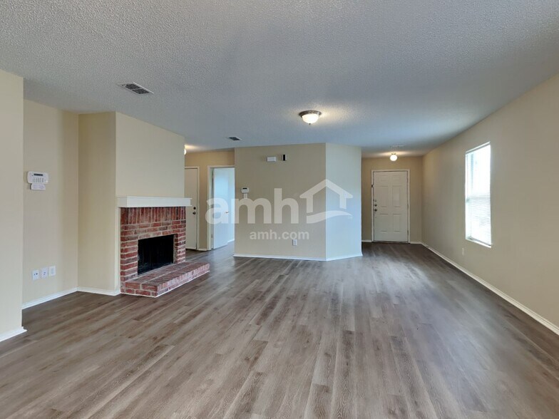Building Photo - 4217 Meadowknoll Dr