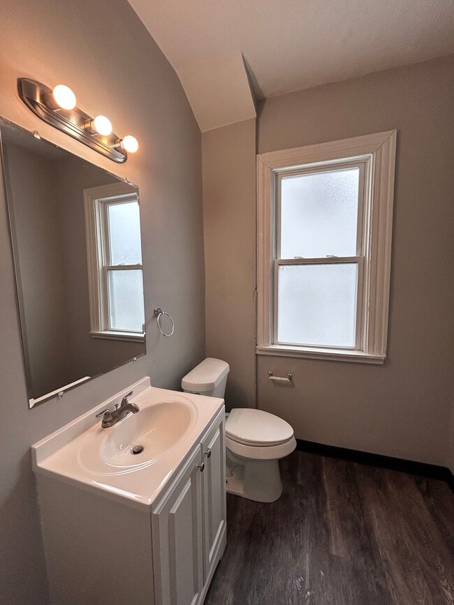 Building Photo - vin4033