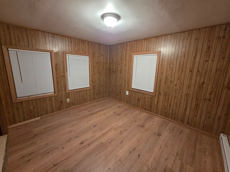 Building Photo - 24 Rocky Hill Ave