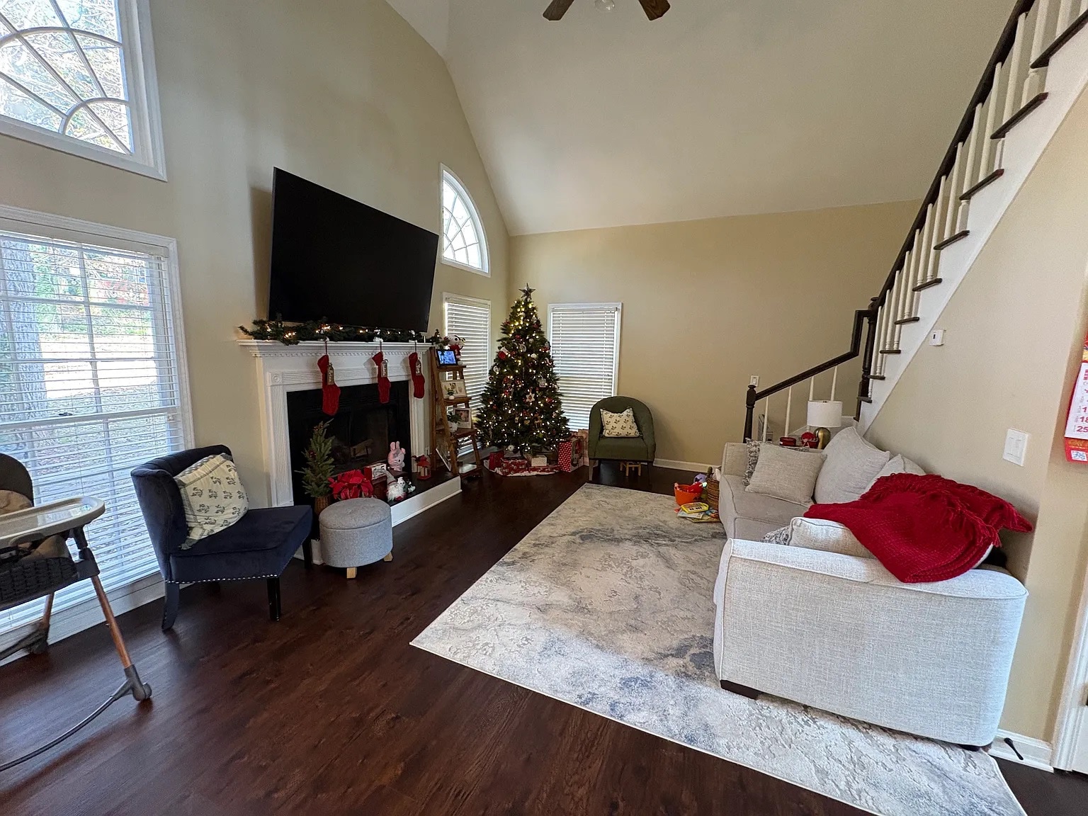 Building Photo - Room in House on Mountain Oaks Pkwy