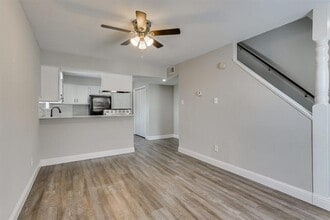 Building Photo - 406 Noble Ave