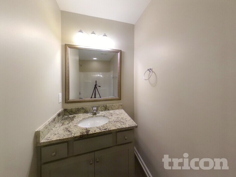 Building Photo - 214 Pilcher Dr