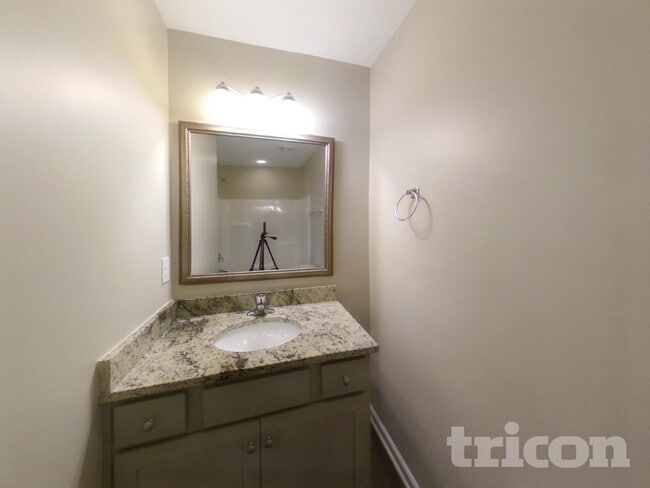 Building Photo - 214 Pilcher Dr