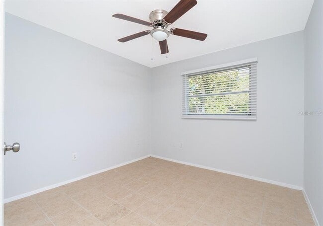 Building Photo - 533 E Charlotte Ave
