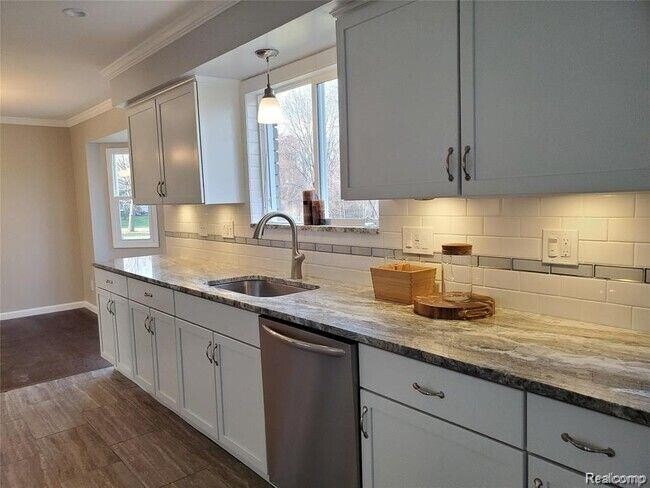 Building Photo - 15596 Nola Cir