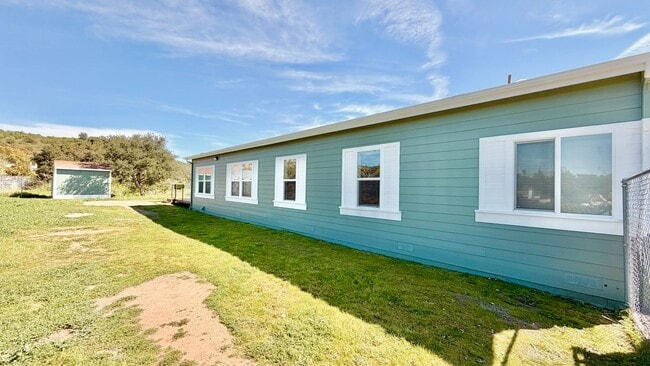 Building Photo - Stunning Single-Story with Spacious Deck, Panoramic Views, on Gated/Fenced Property!