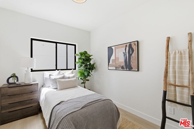 Building Photo - 3842 Don Tomaso Dr