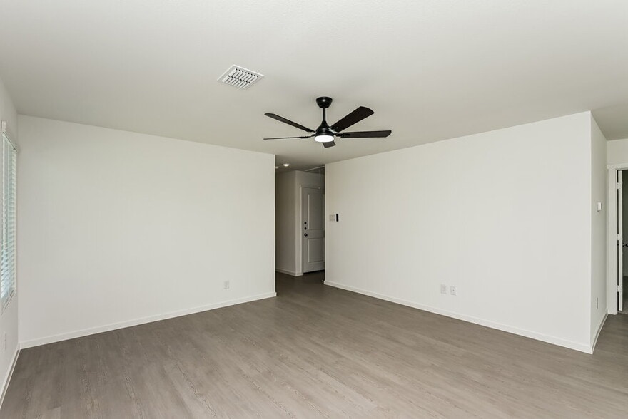 Building Photo - 10725 Revolver Dr